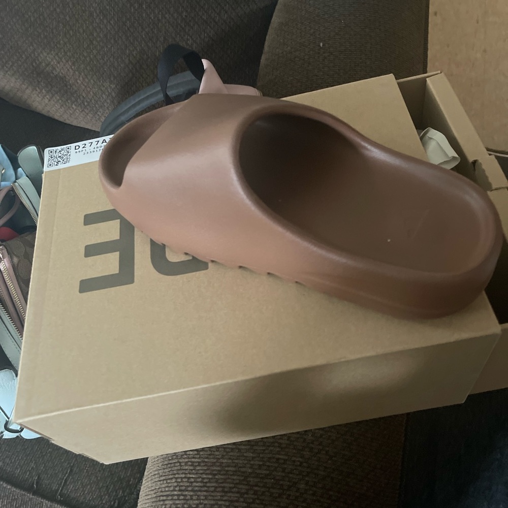 Yessy slides brand new in box never wear